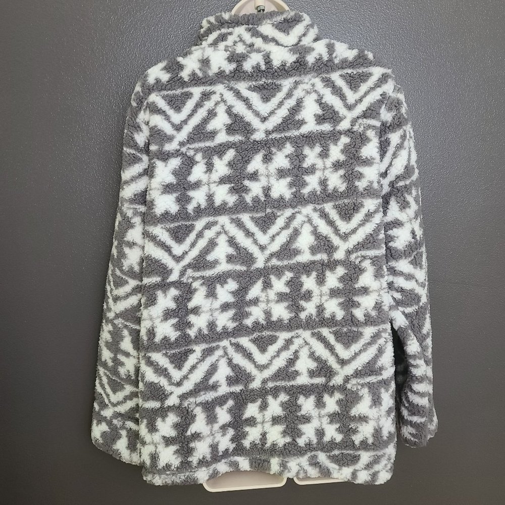 NWT Fashion by Mirabeau Grey & White Patterned Fleece Pullover - Picture 3 of 5